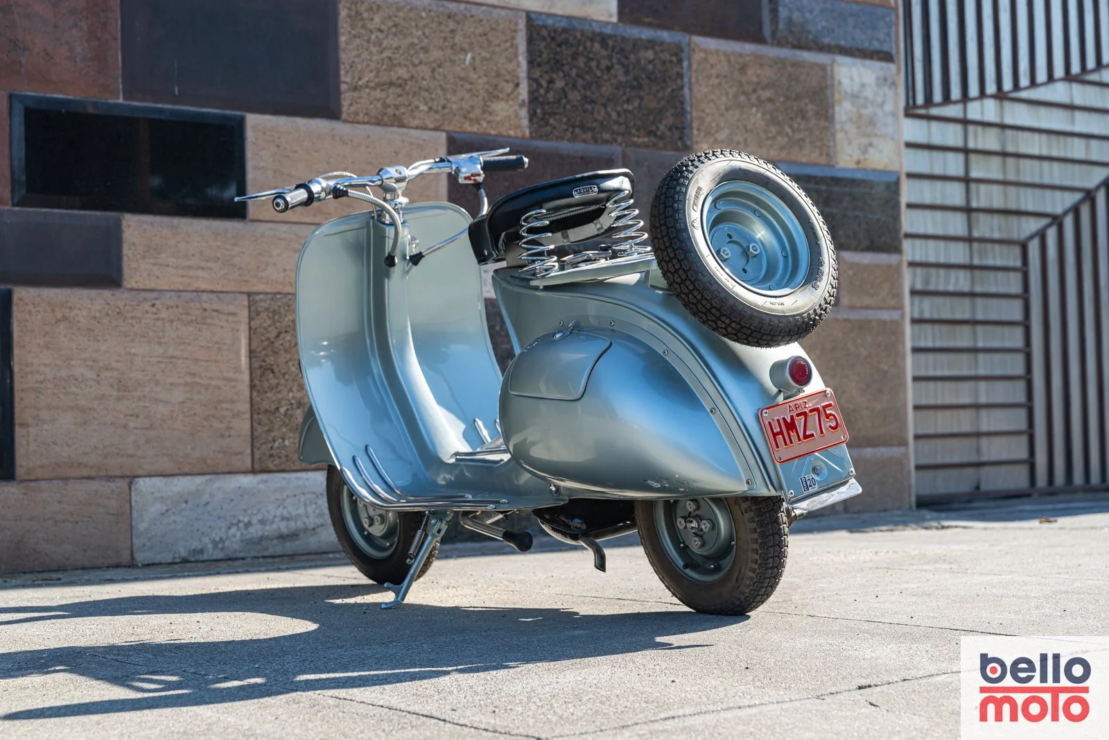 1954 MP5 Replica / 1960 Vespa VBB BM404 — Bello Moto SF